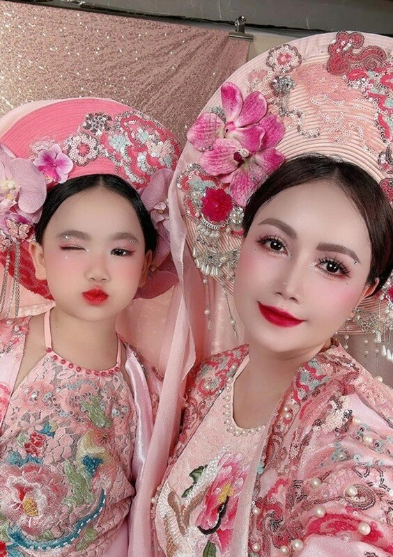 41 tuổi sinh con với chồng thứ 4 dv hoàng yến giờ 50tuổi lại trẻ ra làm mẹ đơn thân nuôi con gái xinh như thiên thần - 7