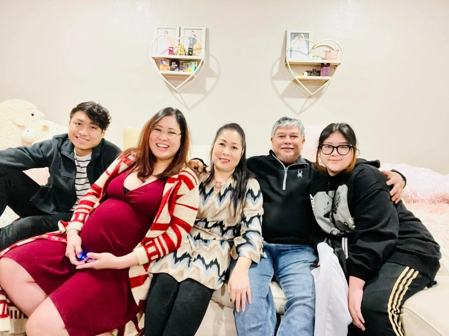 41 tuổi sinh thêm con thứ 3 nsnd hồng vân đặt tên cho con rất hay ái nữ giờ 18 tuổi y như tên gọi - 3