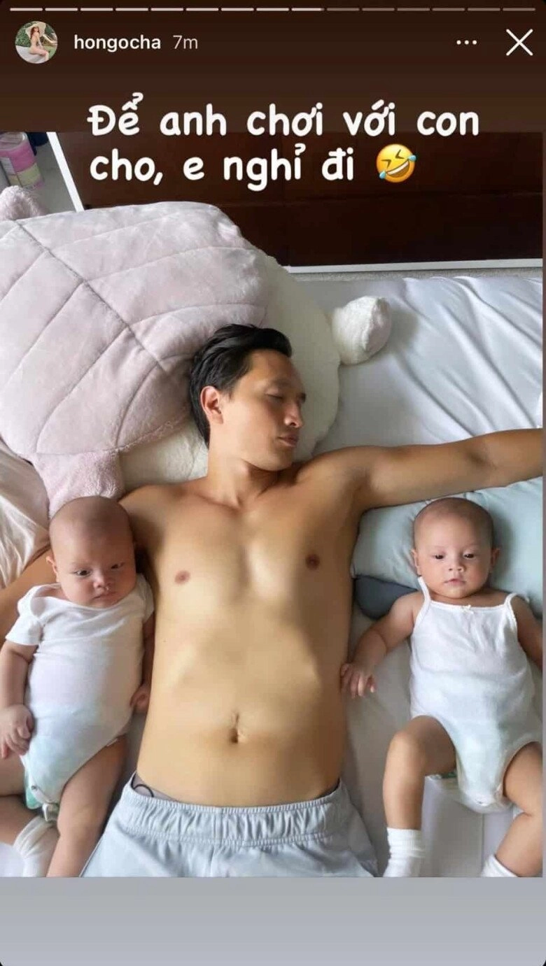 42tuổi mới có con đầu lòng hồ quang hiếu chăm con râu mọc dài không buồn cạo mạc văn khoa thảm hơn - 5