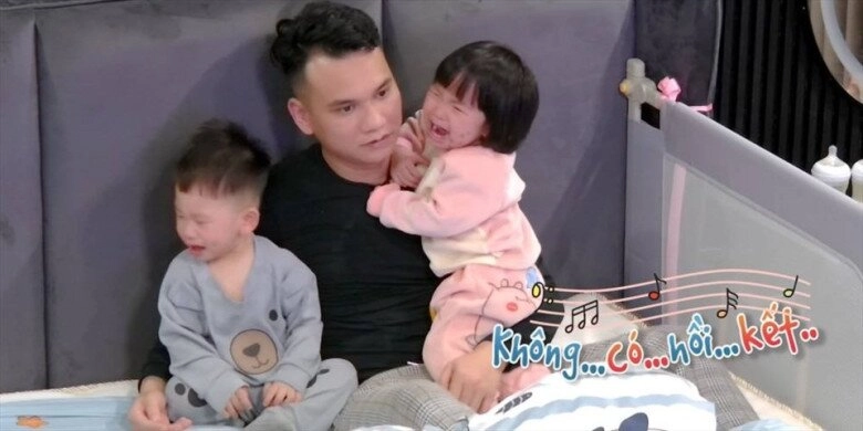 42tuổi mới có con đầu lòng hồ quang hiếu chăm con râu mọc dài không buồn cạo mạc văn khoa thảm hơn - 8