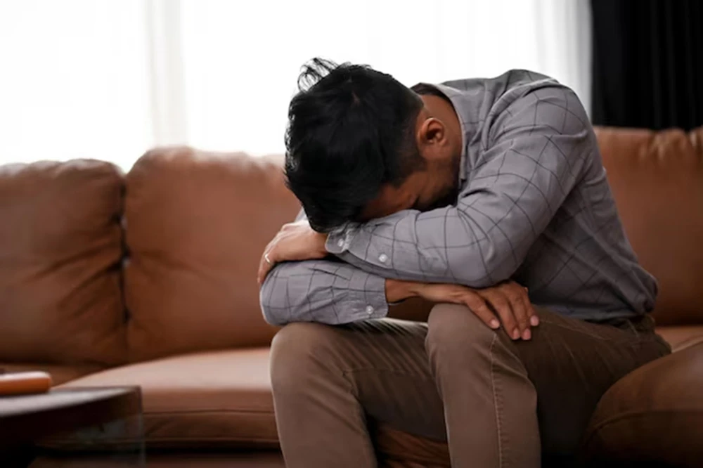 45 tuổi vẫn lấy được vợ trẻ xinh đẹp lại quyến rũ tôi bàng hoàng khi thấy kho ảnh của vợ trong tủ quần áo - 3