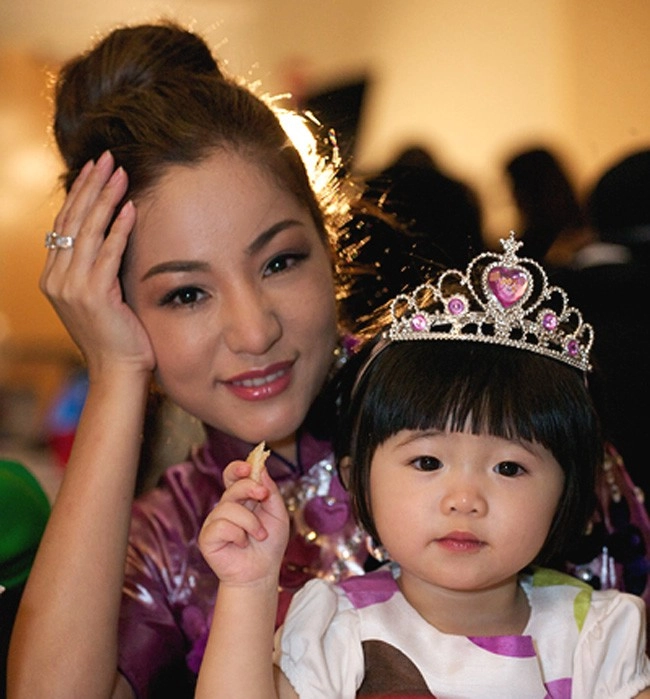 Á hậu việt có 3 biệt thự ở mỹ đặt tên cho con gái vừa hay vừa ý nghĩa cô bé giờ 13 tuổi y như tên gọi - 5