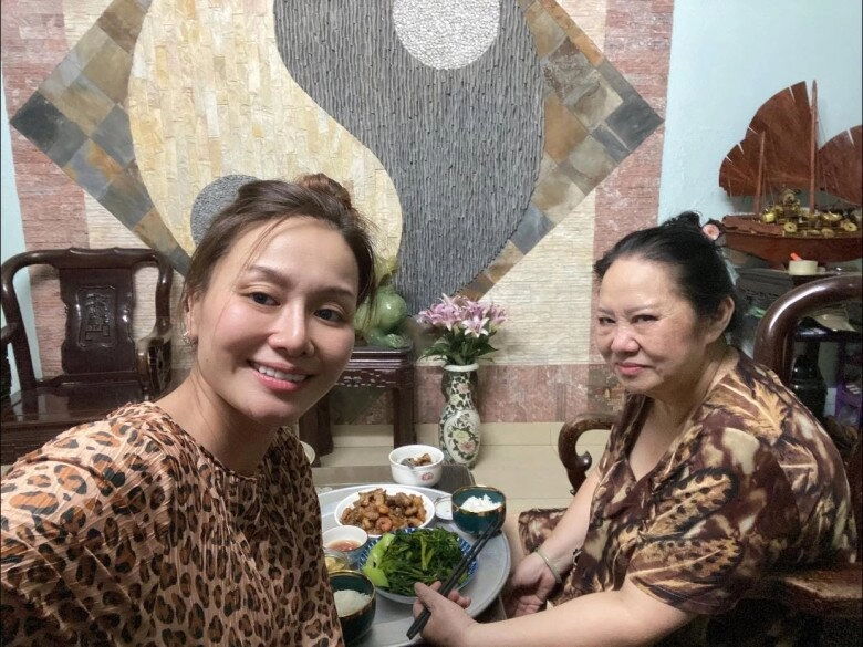 Ấm lòng bữa cơm mẹ ruột nấu cho thu phượng chẳng sơn hào hải vị mà thật quý giá - 4