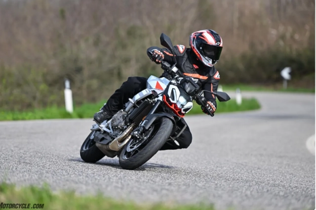 Aprilia tuono 457 2026 có thực sự là mảnh ghép hoàn hảo cho người mới vào cuộc chơi naked bike - 4