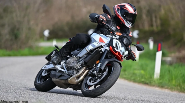 Aprilia tuono 457 2026 có thực sự là mảnh ghép hoàn hảo cho người mới vào cuộc chơi naked bike - 5