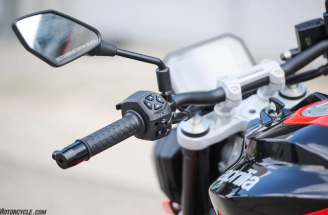 Aprilia tuono 457 2026 có thực sự là mảnh ghép hoàn hảo cho người mới vào cuộc chơi naked bike - 12