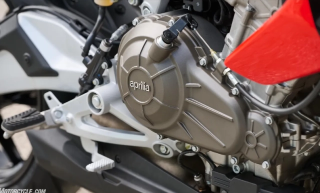 Aprilia tuono 457 2026 có thực sự là mảnh ghép hoàn hảo cho người mới vào cuộc chơi naked bike - 15