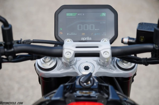 Aprilia tuono 457 2026 có thực sự là mảnh ghép hoàn hảo cho người mới vào cuộc chơi naked bike - 21