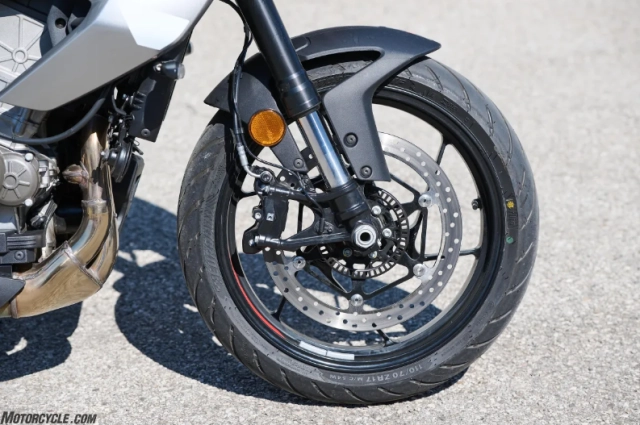 Aprilia tuono 457 2026 có thực sự là mảnh ghép hoàn hảo cho người mới vào cuộc chơi naked bike - 24