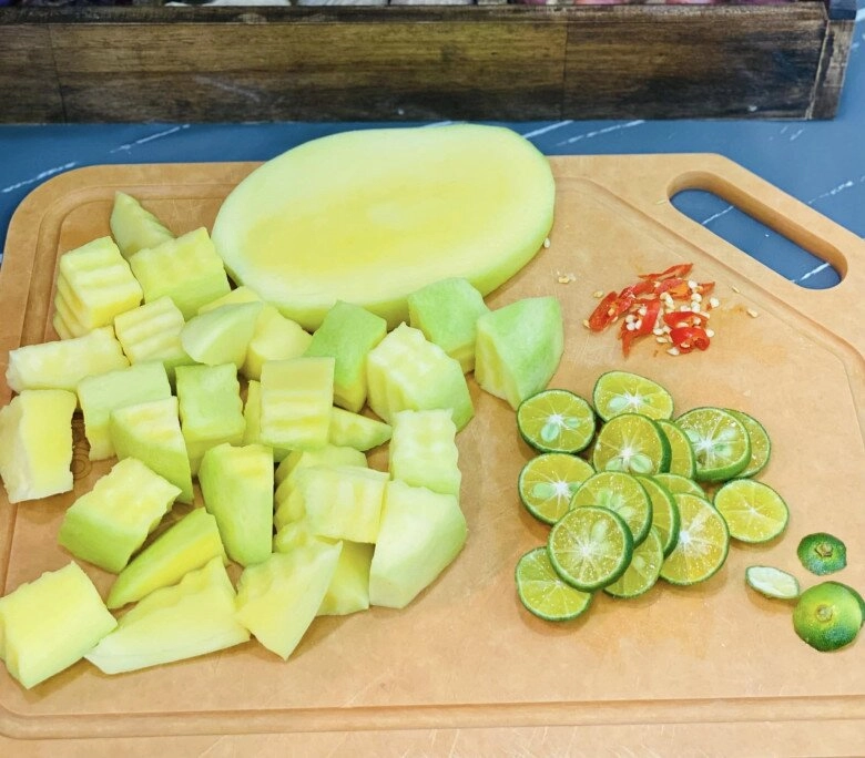 Ba chỉ lắc xoài tắc thơm ngon lạ miệng để nhâm nhi cuối tuần - 7
