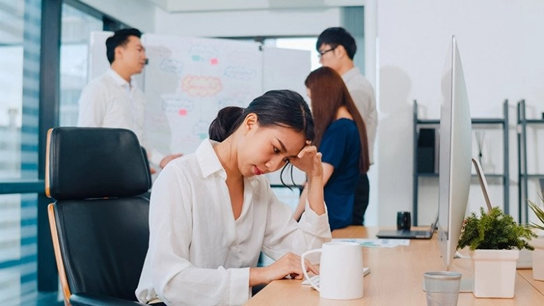 Bà nội mua cua 2 triệukg đãi cháu tôi lập tức bế con về nhà ăn cơm nguội - 1