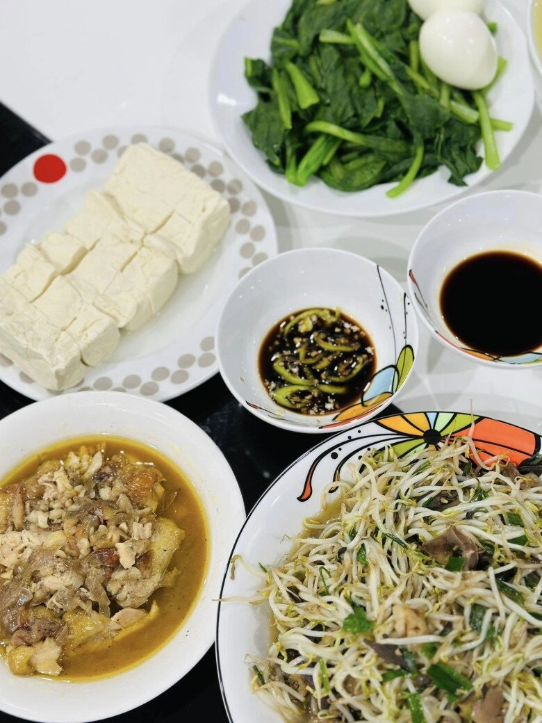 bà trùm chân dài miền bắc và chồng chênh lệch ngoại hình nhưng nhìn mâm cơm là biết lấy đúng người - 9