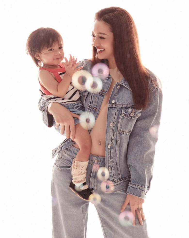 Bảo anh tung loạt ảnh xinh như mộng cùng con gái không cài áo để lộ vùng bụng sau sinh gây chú ý - 5