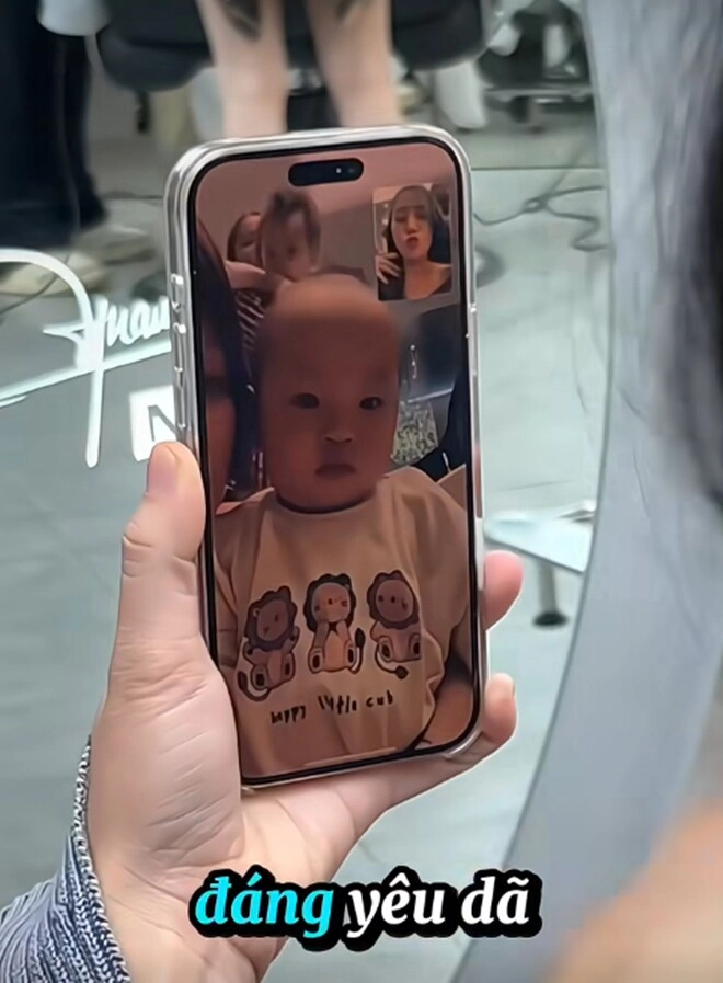 Bắt gặp phương oanh ngoài đời vóc dáng bốc lửa khiến nhân viên xuýt xoa đi làm tóc vẫn gọi điện về ngắm con - 4
