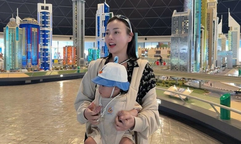 Bắt gặp phương oanh ngoài đời vóc dáng bốc lửa khiến nhân viên xuýt xoa đi làm tóc vẫn gọi điện về ngắm con - 14