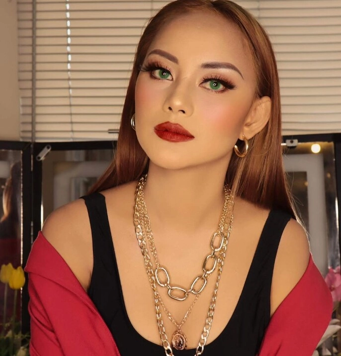Bé gái ăn xin đổi đời trong 1 đêm gây rúng động thế giới sau 9năm giờ làm mẹ sinh con cuộc sống choáng ngợp - 13