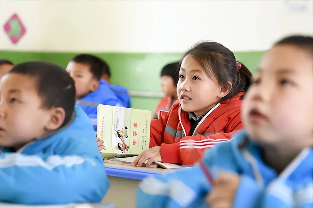Bé gái được người lạ tặng 34 tỷ đồng vì đẹp tuyệt trần cuộc sống hiện tại không ngờ nhờ quyết định của bố mẹ - 9