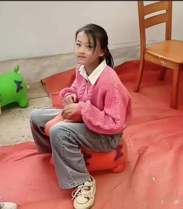 Bé gái được người lạ tặng 34 tỷ đồng vì đẹp tuyệt trần cuộc sống hiện tại không ngờ nhờ quyết định của bố mẹ - 11