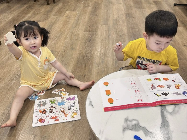 Bé gái hà nội cằm v-live búp bê được các shop bán hàng online cưng chiều mẹ hé lộ 2 tuổi kiếm 15 triệutháng - 7