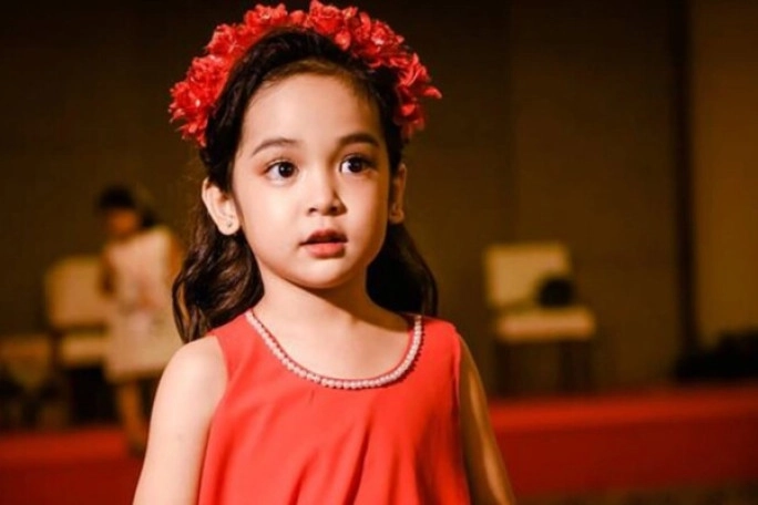 Bé gái việt kiếm 25 triệugiờ từng bị đồn thẩm mỹ vì quá xinh biết dung mạo mẹ đứa trẻ ai cũng ngã ngửa - 2