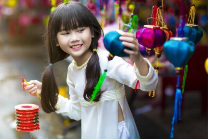 Bé gái việt kiếm 25 triệugiờ từng bị đồn thẩm mỹ vì quá xinh biết dung mạo mẹ đứa trẻ ai cũng ngã ngửa - 3