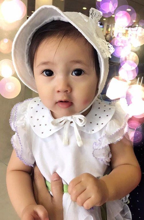 Bé gáiđược hoa hậu đỗ mỹ linh mai phương thúy khen nức nở nhưng mẹ chê gầy như que củi 9 tuổiở nhà 400 tỷ - 2