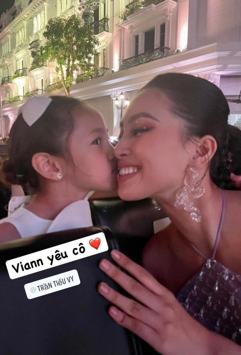 Bé gáiđược hoa hậu đỗ mỹ linh mai phương thúy khen nức nở nhưng mẹ chê gầy như que củi 9 tuổiở nhà 400 tỷ - 4