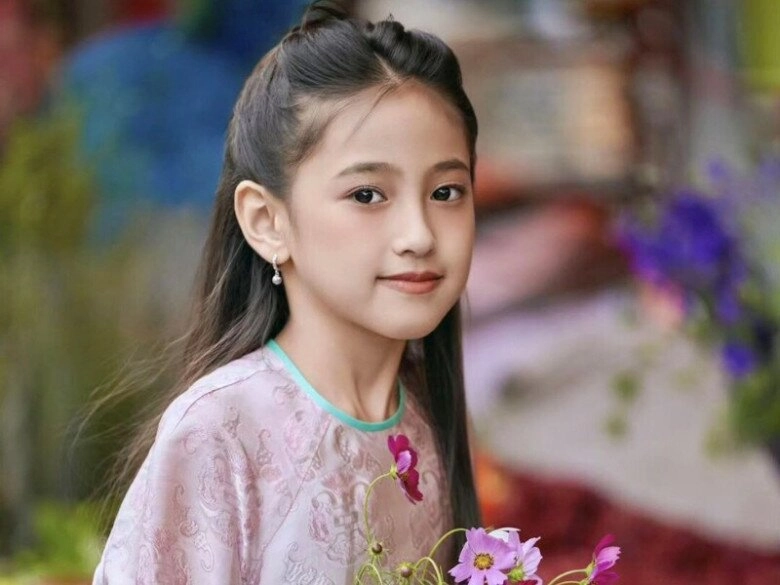 Bé gáiđược hoa hậu đỗ mỹ linh mai phương thúy khen nức nở nhưng mẹ chê gầy như que củi 9 tuổiở nhà 400 tỷ - 8