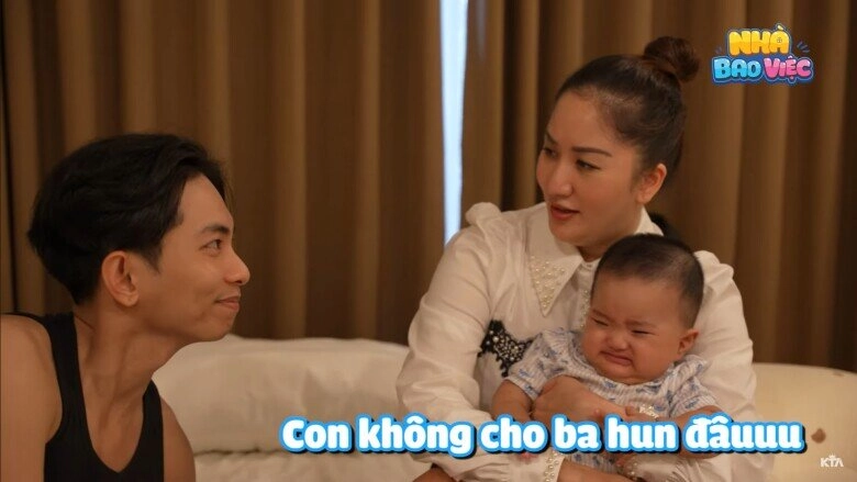 Bé lisa con gái khánh thi lúc nhỏ thấy phan hiển là tỏ thái độ tránh né giờ càng lớn càng tình cảm với bố - 2