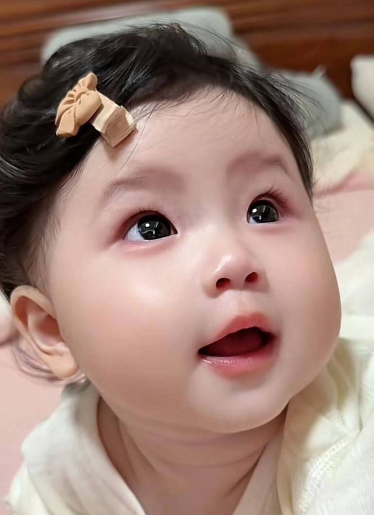 Bé sơ sinh khiến cõi mạng xôn xao vì quá xinh bác sĩ thốt lên đứa trẻ đã phẫu thuật thẩm mỹ - 3
