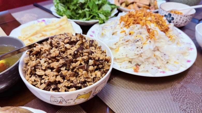 Btv vtv muốn giảm cân nhưng nhìn bữa ăn mẹ ruột là nsnd chuẩn bị mà nguyện mũm mĩm cho béo ú lên - 5
