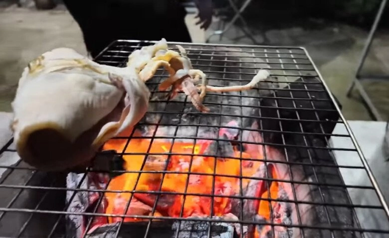 Bữa ăn thơm nức của diễn viên 52 tuổi chưa vợ - trung dũng và mẹ ruột ở căn nhà bình dị - 6