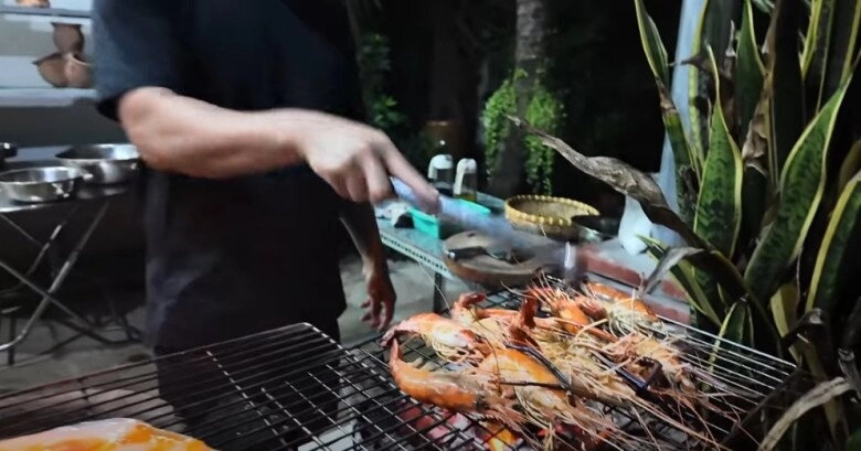 Bữa ăn thơm nức của diễn viên 52 tuổi chưa vợ - trung dũng và mẹ ruột ở căn nhà bình dị - 8