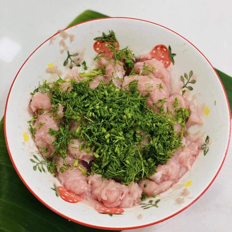 Bữa sáng đổi vị với bánh mì chả cá vừa đơn giản lại ngon ai ăn cũng khen tấm tắc - 3