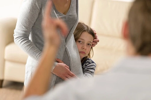 Bức ảnh hai đứa trẻ giữa khu chợ khiến nhiều bậc cha mẹ giật mình xem lại cách nuôi dạy con - 3