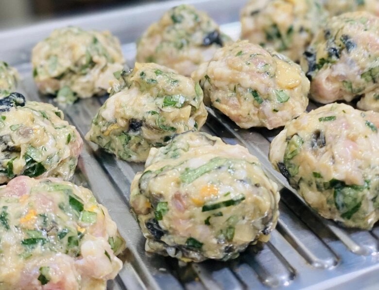 Bún riêu tôm chả ốc thơm ngon nóng hổi giòn giòn cho bữa sáng cuối tuần - 5