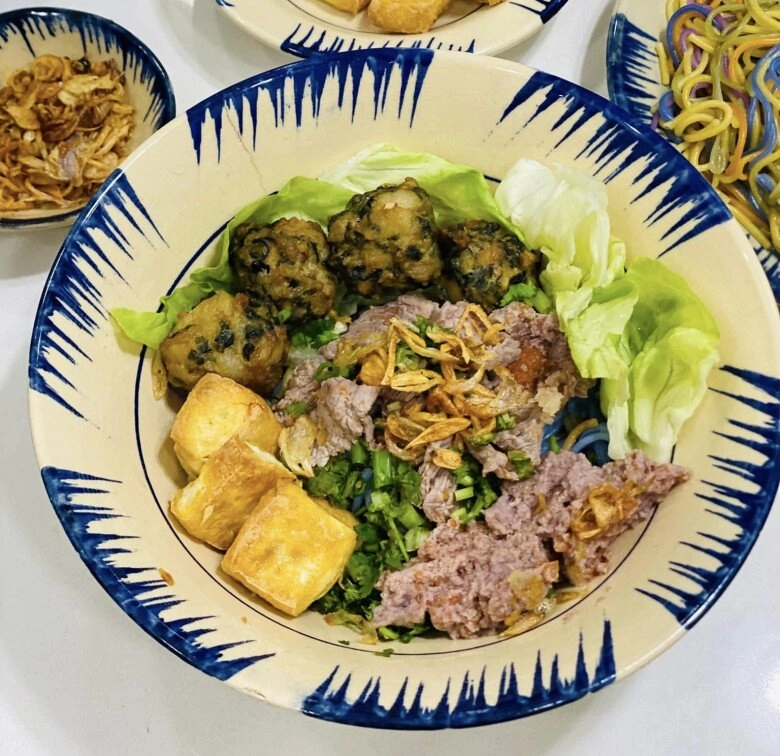 Bún riêu tôm chả ốc thơm ngon nóng hổi giòn giòn cho bữa sáng cuối tuần - 12