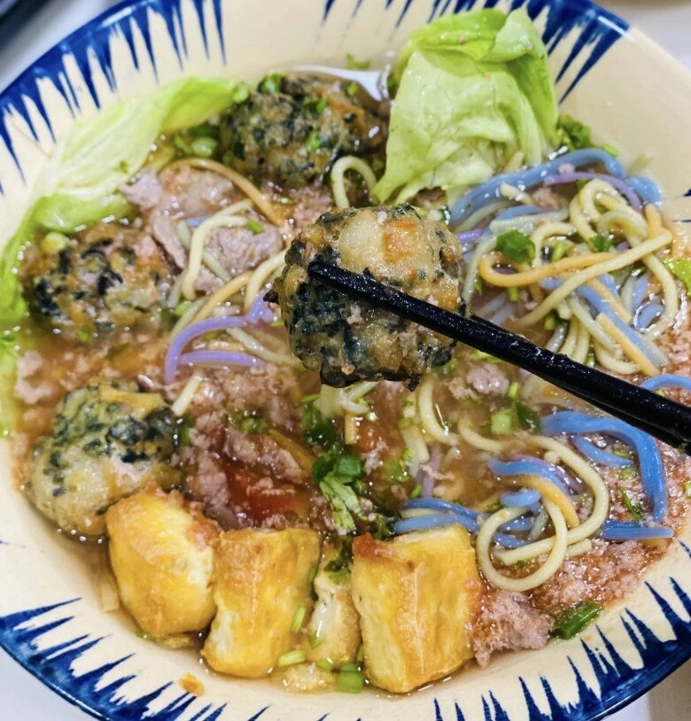Bún riêu tôm chả ốc thơm ngon nóng hổi giòn giòn cho bữa sáng cuối tuần - 13