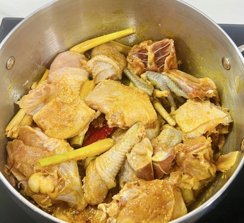 Cà ri gà bánh mì cho sáng cuối tuần ai ăn rồi cũng chỉ ước còn thêm chút nữa - 4
