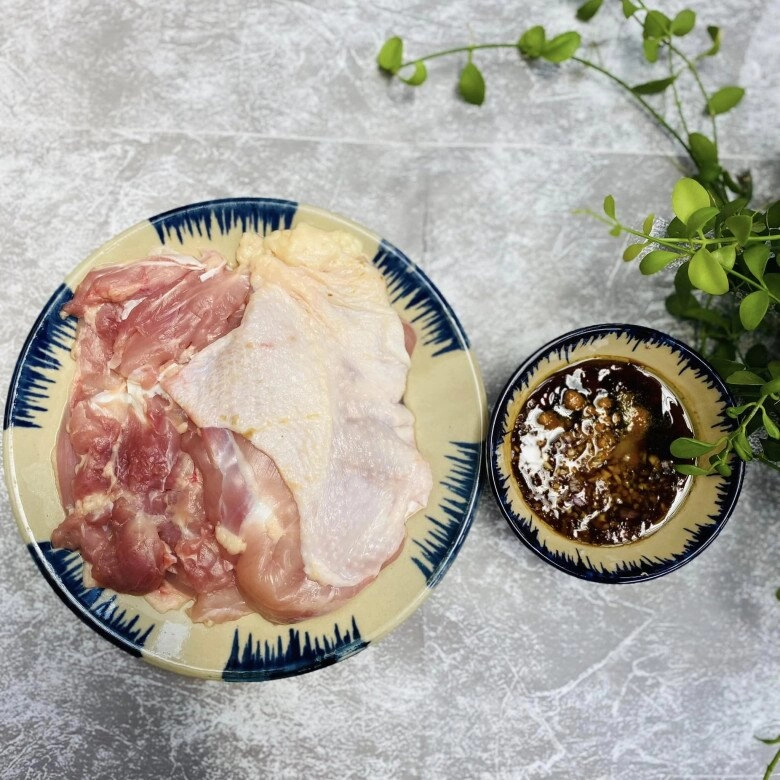 Cách làm gà nướng xá xíu thơm nức mũi cho ngày mát trời chỉ vài bước là xong người già trẻ nhỏ đều thích mê - 2