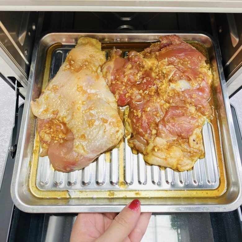 Cách làm gà nướng xá xíu thơm nức mũi cho ngày mát trời chỉ vài bước là xong người già trẻ nhỏ đều thích mê - 4