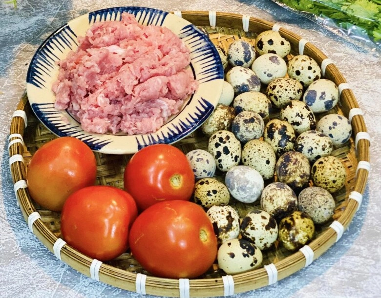Cách làm thịt viên bọc trứng cút sốt cà chua đơn giản mà trôi cơm ai đoảng mấy cũng thực hiện thành công - 2