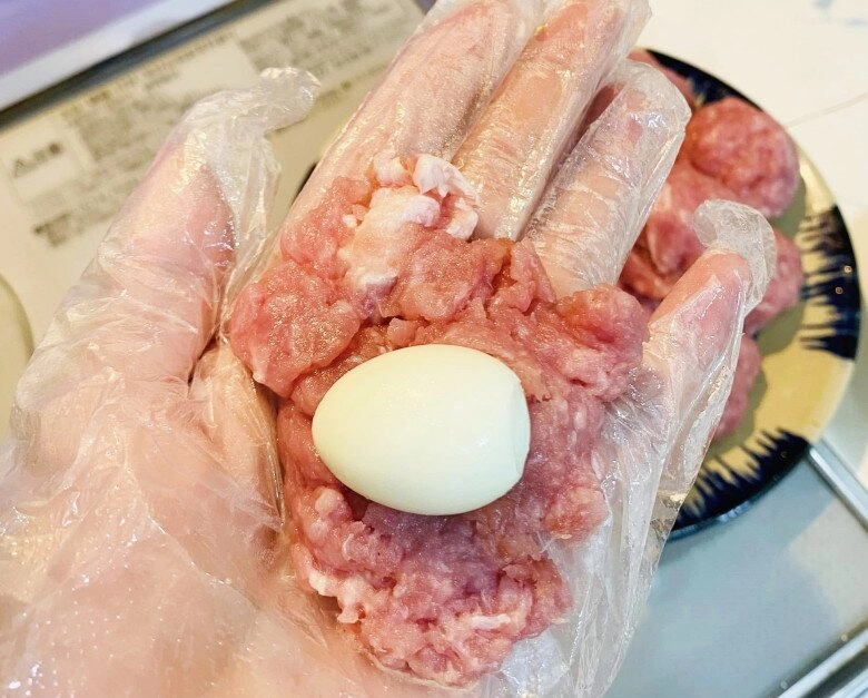 Cách làm thịt viên bọc trứng cút sốt cà chua đơn giản mà trôi cơm ai đoảng mấy cũng thực hiện thành công - 4