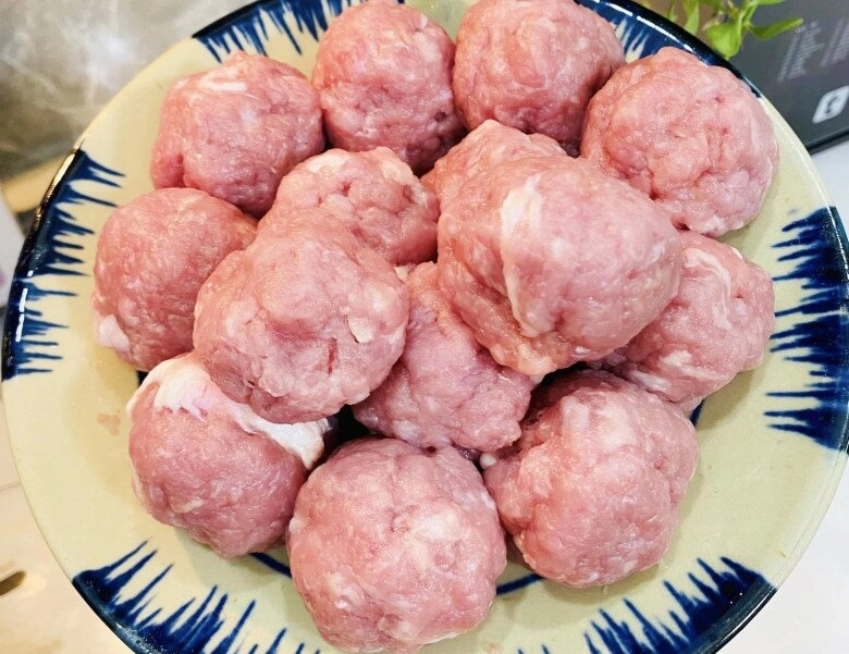 Cách làm thịt viên bọc trứng cút sốt cà chua đơn giản mà trôi cơm ai đoảng mấy cũng thực hiện thành công - 5