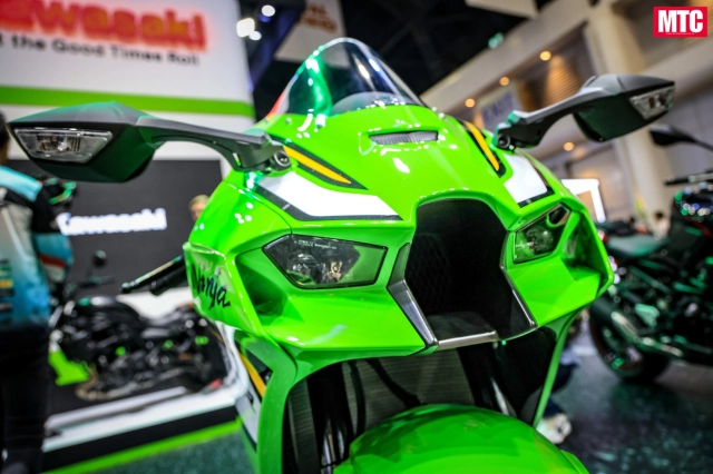Cận cảnh kawasaki zx-10r 2025 vừa ra mắt - bình cũ rượu mới tại bims 2025 - 4