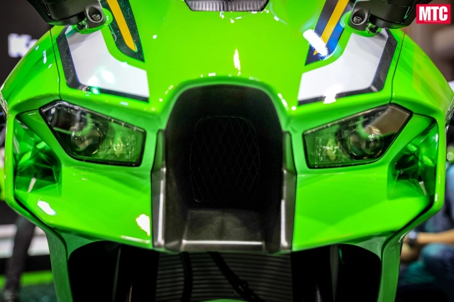 Cận cảnh kawasaki zx-10r 2025 vừa ra mắt - bình cũ rượu mới tại bims 2025 - 6
