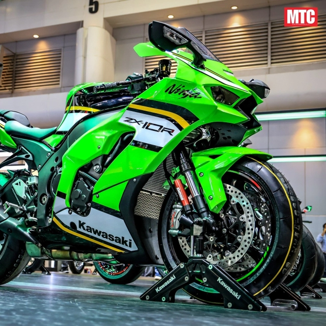 Cận cảnh kawasaki zx-10r 2025 vừa ra mắt - bình cũ rượu mới tại bims 2025 - 8