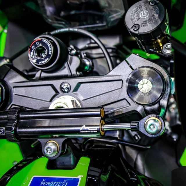 Cận cảnh kawasaki zx-10r 2025 vừa ra mắt - bình cũ rượu mới tại bims 2025 - 9