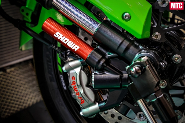 Cận cảnh kawasaki zx-10r 2025 vừa ra mắt - bình cũ rượu mới tại bims 2025 - 15