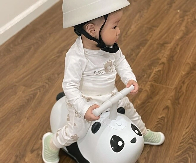 Cặp sinh đôi nhà phương oanh shark bình càng lớn càng khác nhau - 1